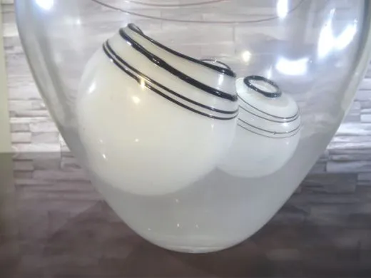 Glaskunst in weiß/ Grande BOLLA di Vetro verticale
