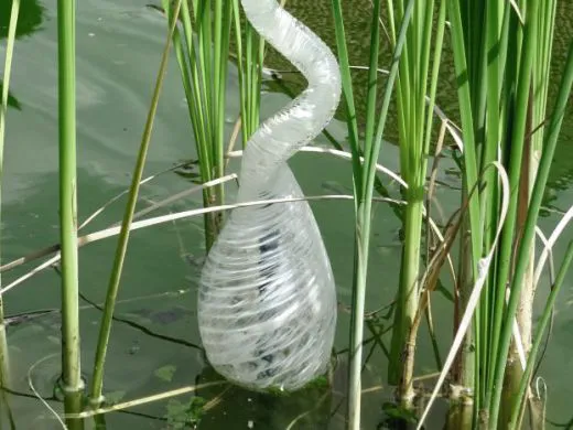 Glasskulptur (15 Stück) in weiß transluzent / GOCCE di Vetro