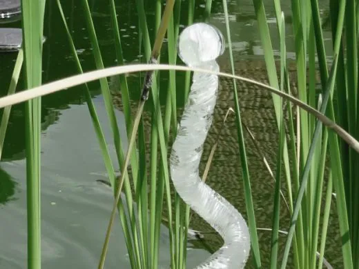 Glasskulptur (15 Stück) in weiß transluzent / GOCCE di Vetro
