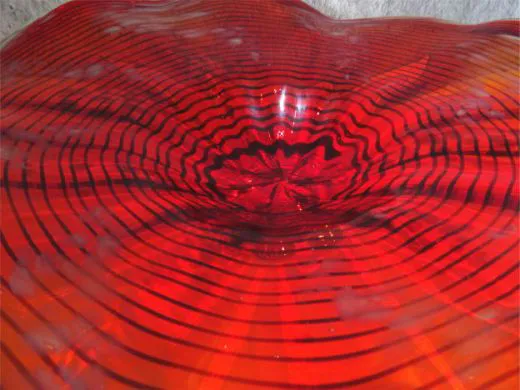 Glasschale in dunkelrot/ Punti CIOTOLA di Vetro