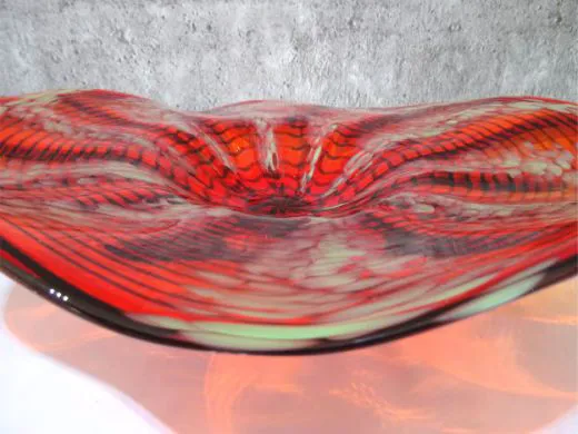 Glasschale in rot/ Punti CIOTOLA di Vetro