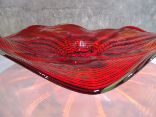 Glasschale in dunkelrot/ Punti CIOTOLA di Vetro