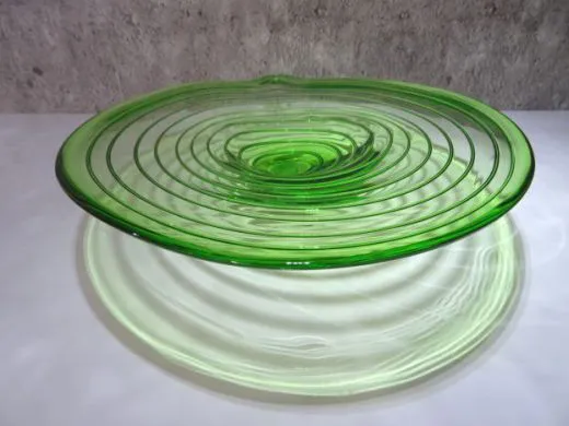 Glasschale in grün/ GUSCIO di SERPENTE