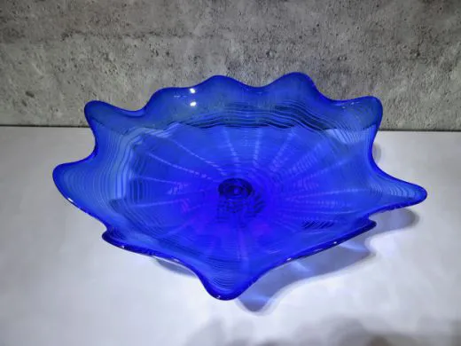 Wandteller in dunkelblau/ FOGLIA di Vetro
