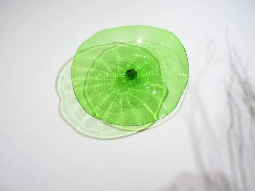 Wandteller in grün/ FOGLIA di Vetro