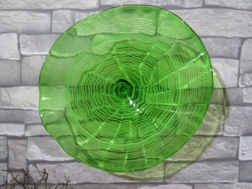 Wandteller in grün/ FOGLIA di Vetro