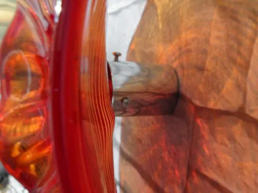 Wandteller in rot/ FOGLIA di Vetro