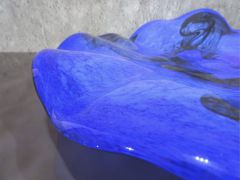 Glasteller in dunkelblau/ MARMO di Vetro